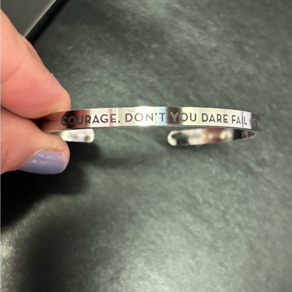 Celine Dion Courage Concert World Tour 2019 VIP Merchandise Box Set (New)* - Picture 2 of 7